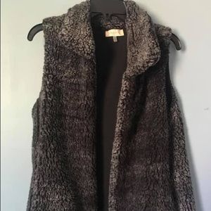 Black Sherpa Vest